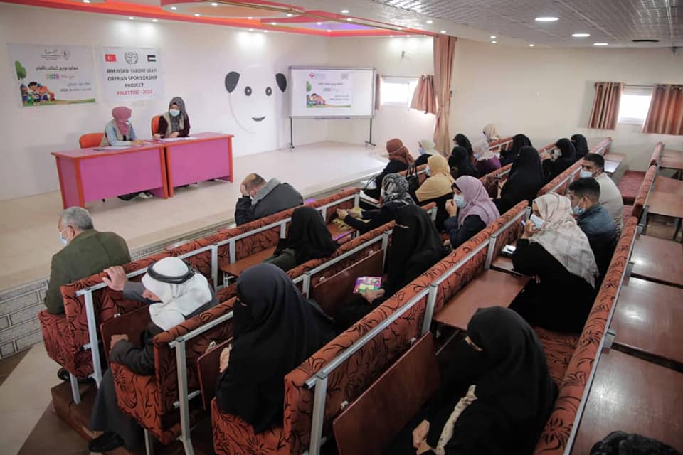 بالتعاون مع هيئة الإغاثة الإنسانية IHH قامت احسان للإغاثة الإنسانية IHSAN بتوزيع كفالات للأيتام في قطاع غزة