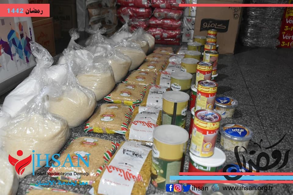 مراحل تجهيز 200( سلة رمضان الغذائية) عام 2021 والتي تستهدف العائلات المتعففة وذوي الاحتياجات الخاصة والأيتام في سوريا .