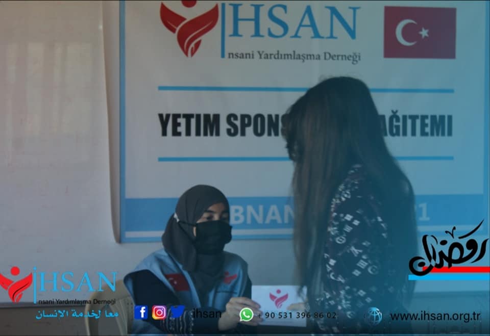 تستمر إحسان للإغاثة الإنسانية بتوزيع الكفالات الشهرية لشهر نيسان 2021