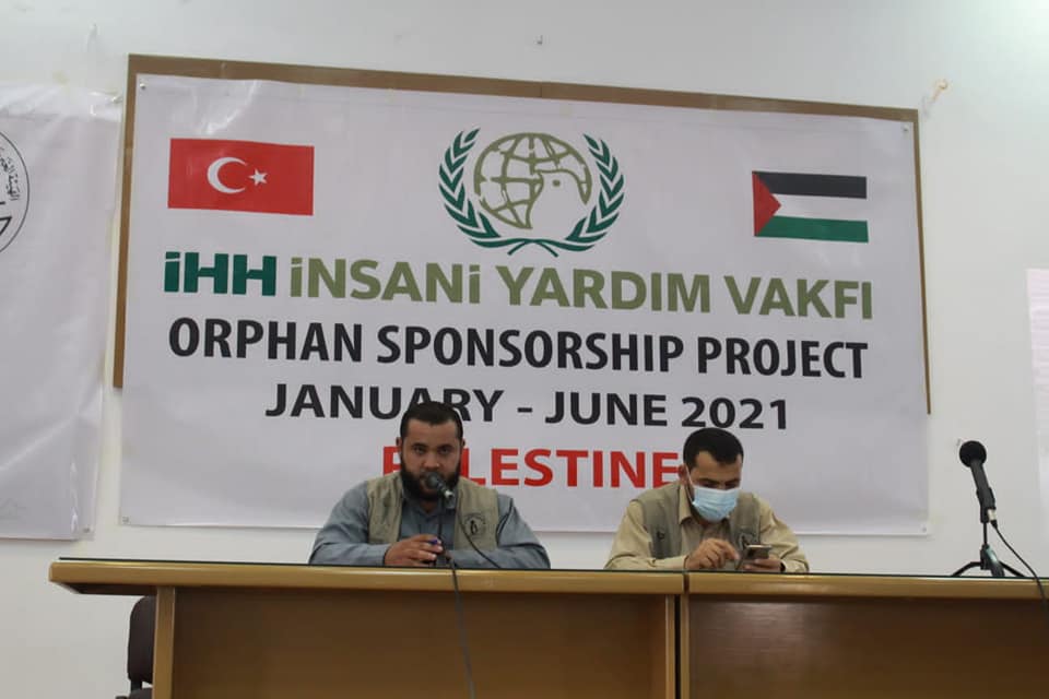 إحسان توزع كفالات لِ ( 143) يتيماً في قطاع غزة