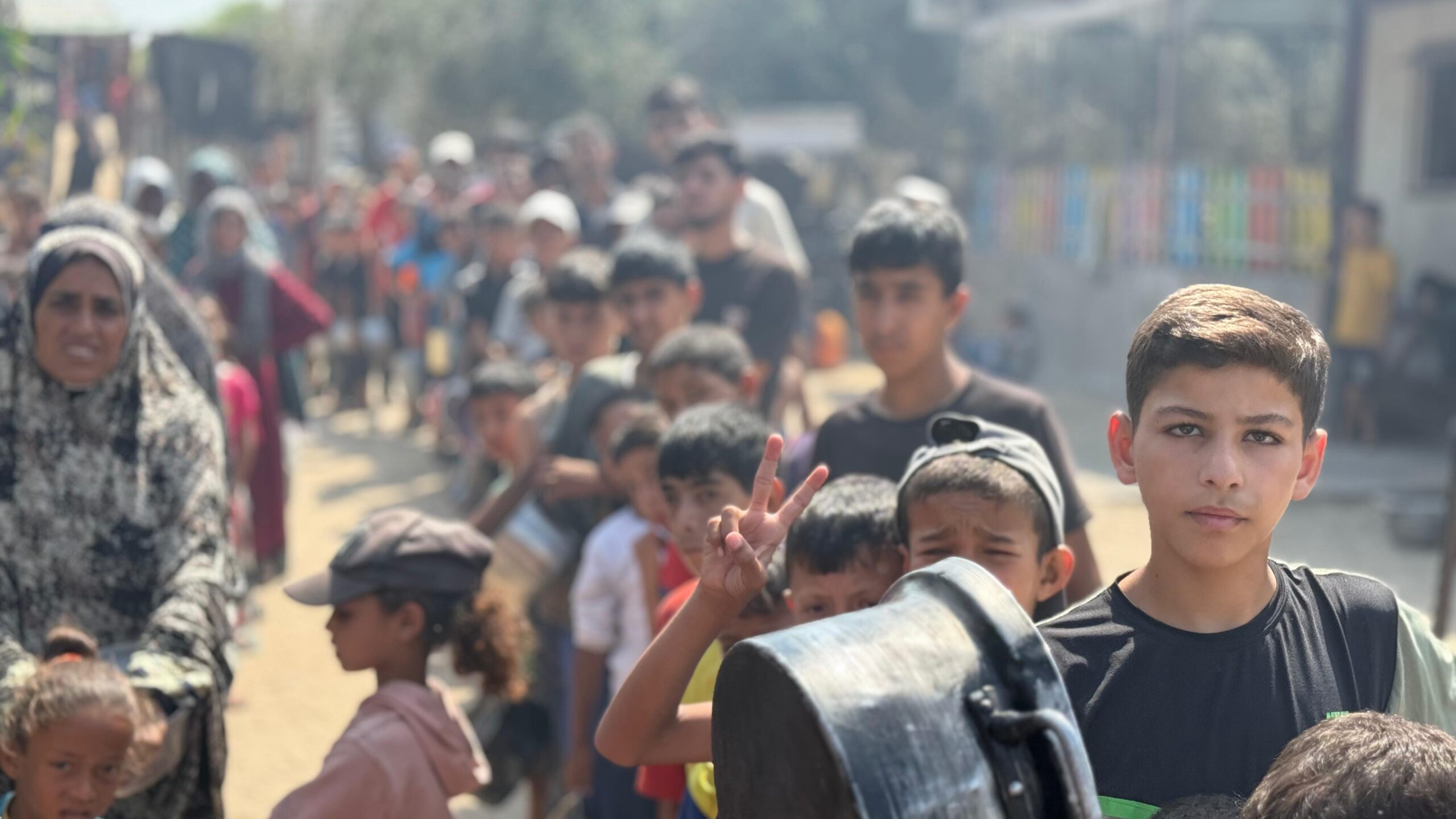 إحسان للإغاثة الإنسانية تواصل تقديم الوجبات الساخنة لأهلنا في غزة