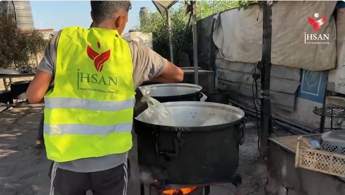 تكية إحسان للاغاثة الإنسانية في الخامس من يوليو لعام 2025 جنوب قطاع غزة