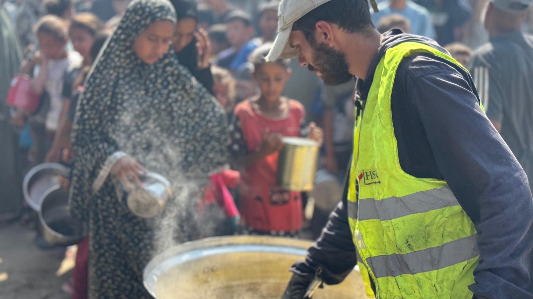 تقديم الوجبات الغذائية يوم الأربعاء 18 حزيران