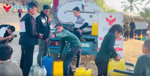 توزيع مياه الشرب على أهلنا في شمال قطاع غزة