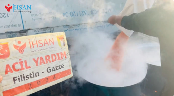 تأمين مئات الوجبات لأهلنا النازحين جنوب القطاع