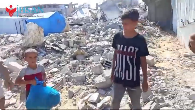 إحسان للاغاثة الإنسانية تقدم سلات الخضار في ظل مجاعة جنوب قطاع غزة في نوفمبر 2024