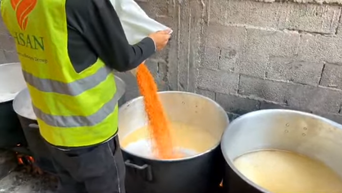 تجهيز الوجبات وتوزيعها مستمر بشكل يومي في شمال قطاع غزة 31/8/2024