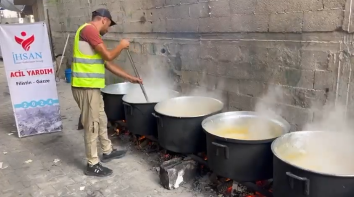 توزيع وجبات شمال قطاع غزة المحاصر يوم الأربعاء 21/8/2024