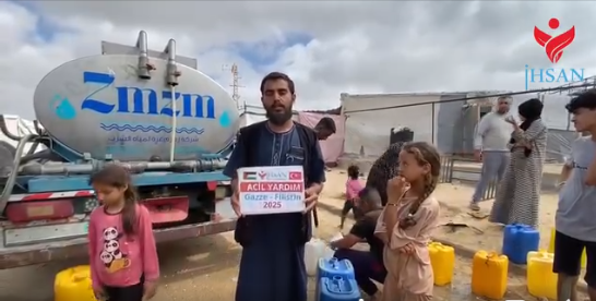 توزيع مساعدات على أهلنا النازحين في منطقة أصداء خانيونس