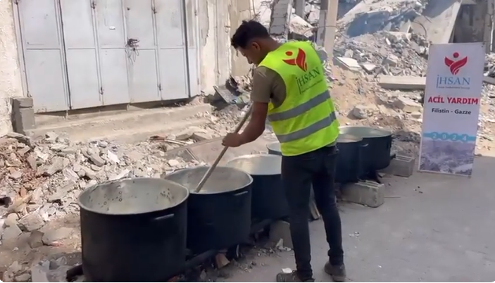 وجبات الطعام يوم 12-8-2024 مع جمعية إحسان للإغاثة الإنسانية