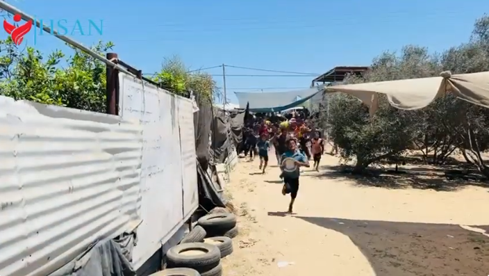 تقديم الوجبات الساخنة شمال قطاع غزة المحاصر 5\8\2024