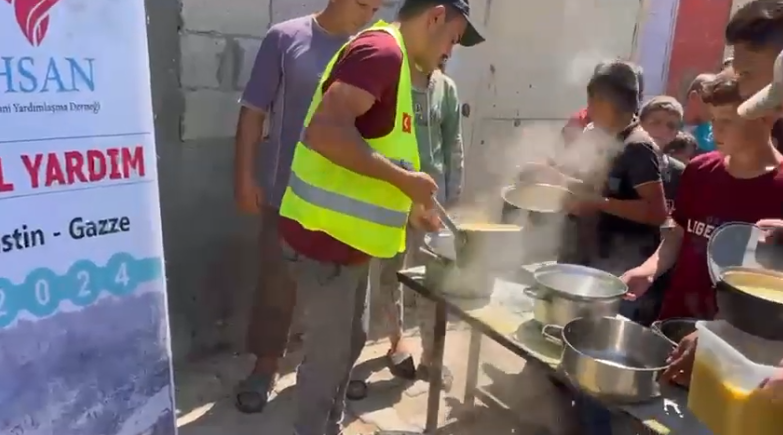 توزيع وجبات ساخنة 13-7-2024 شمال قطاع غزة