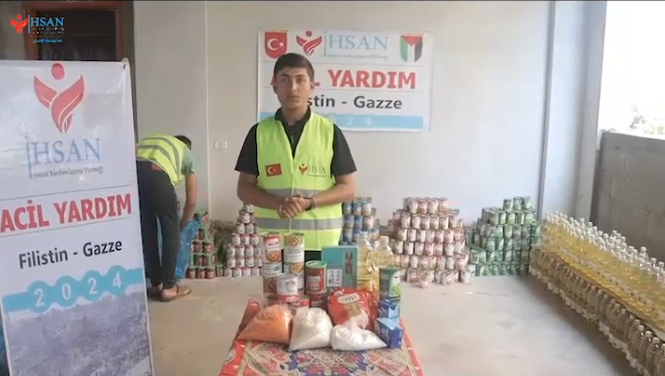 إحسان للإغاثة الإنسانية تجهز الطرود الغذائية شمال قطاع غزة