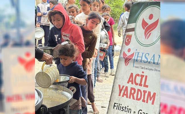 تقديم الوجبات الغذائية اليومية الساخنة لأهلنا النازحين جنوب قطاع غزة