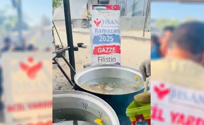 تكية إحسان للإغاثة تقدم الطعام يوم الجمعة 4 نيسان للنازحين جنوب القطاع