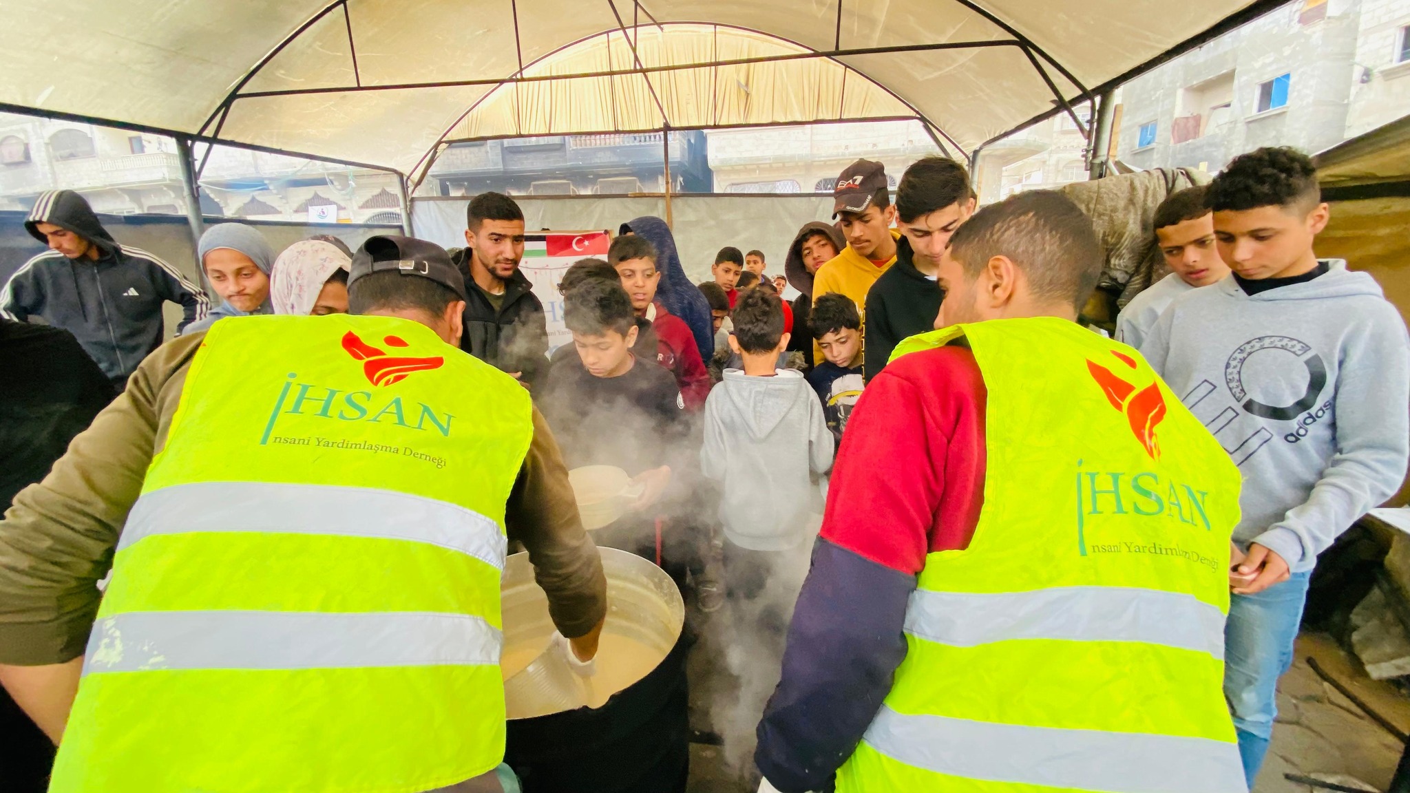 تكية إحسان الخيرية الثالثية يوم الخميس 20 رمضان/آذار