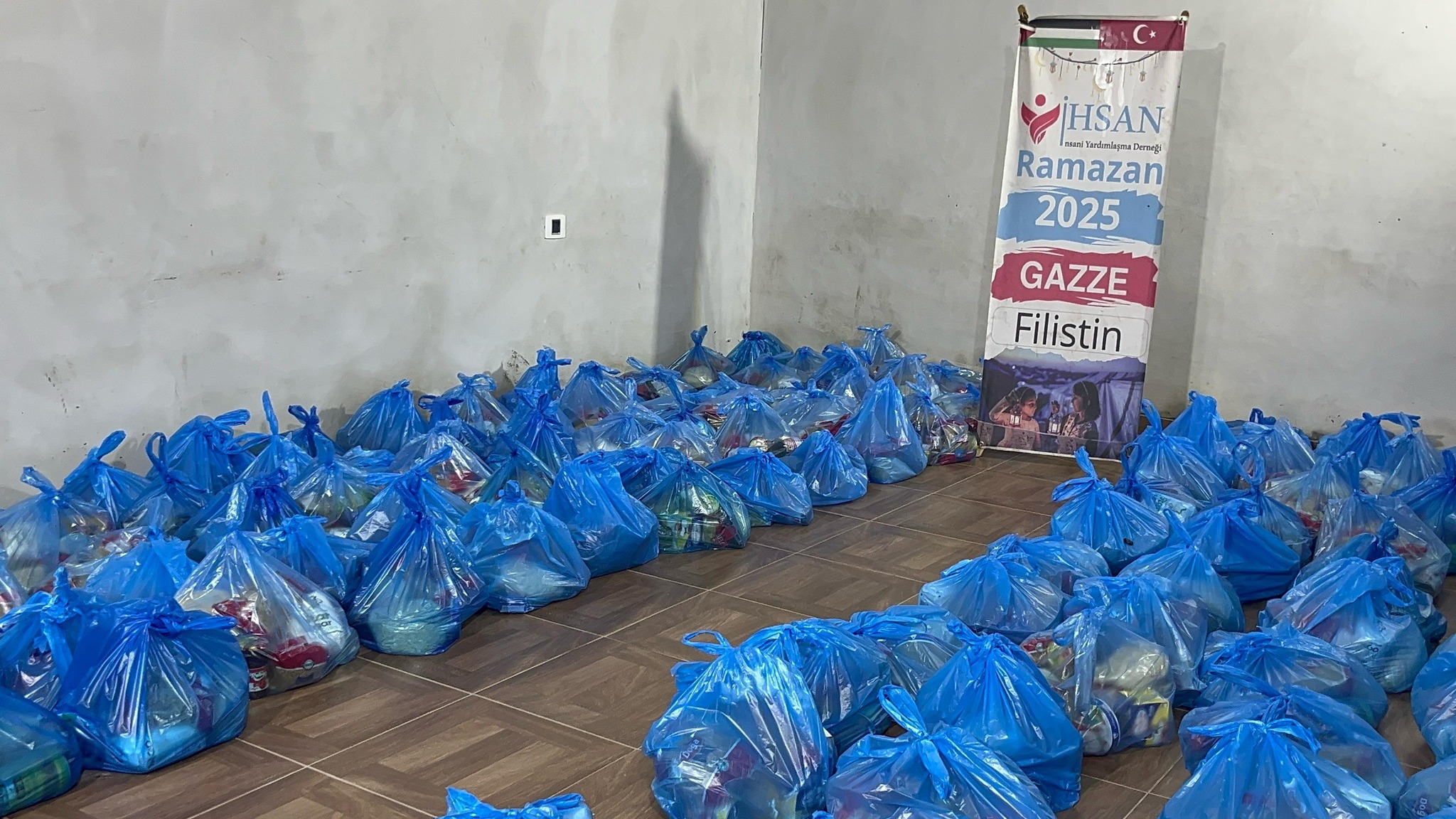 توزيع سلة رمضان الغذائية شمال قطاع غزة