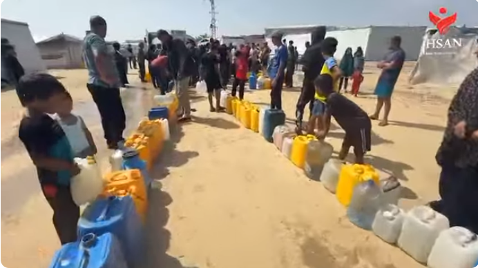 سقيا الماء في جنوب القطاع المحاصر مع جمعية إحسان للإغاثة الإنسانية