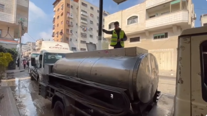 قافلة مياه الشرب شمال القطاع المحاصر