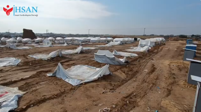 احسان للاغاثة الانسانية تقوم بصيانة الخيام داخل مخيم البركة ايتام 11-2-2025