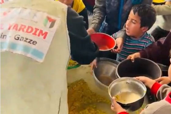 عمل تكية إحسان جنوب قطاع غزة يوم الجمعة 31 كانون الثاني