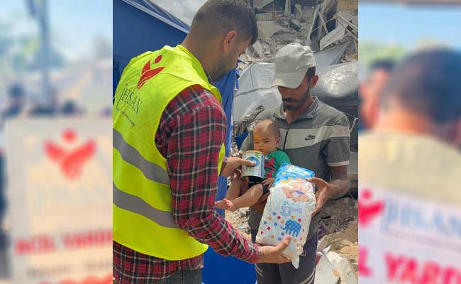 تقديم حليب وفوط الأطفال لأهلنا الصامدين والمتضررين شمال قطاع غزة