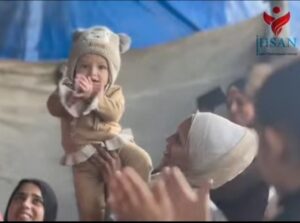 طفل يتيم من غزة